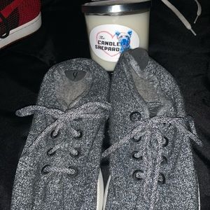 Allbirds with free candle